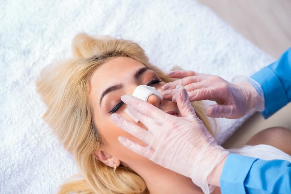 What's the Difference Between a Rhinoplasty and a Septoplasty?